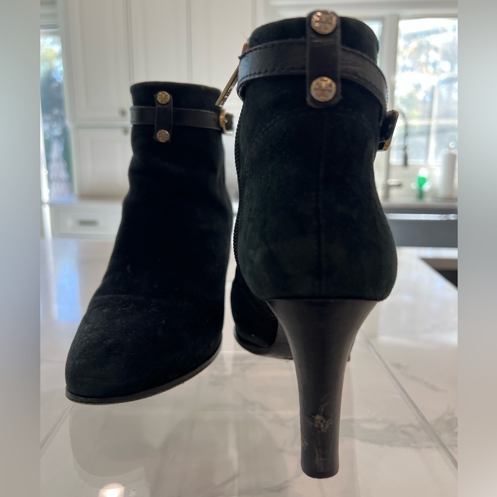 TORY BURCH Patricia Black suede 3inch booties with gold tory logo size 7.5 - Picture 7 of 13